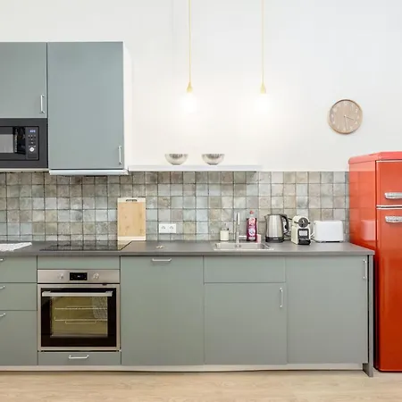 Stylish & 2br דירה *