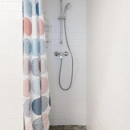 Stylish & 2br דירה