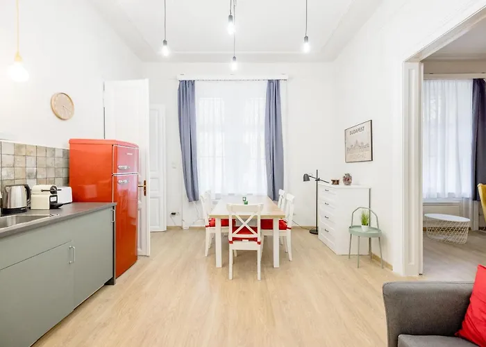Stylish & 2br *
