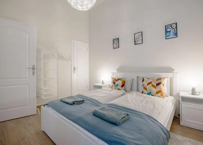 Stylish & 2br *