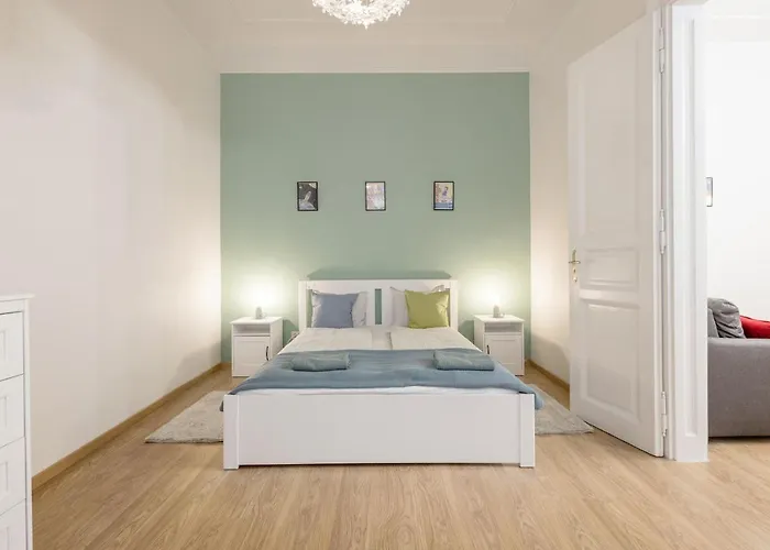 Stylish & 2br *